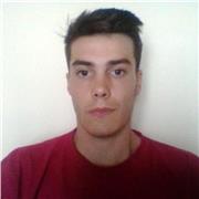 Profesor de Ed. Primaria ofrece clases en distintas materias y en distintos deportes